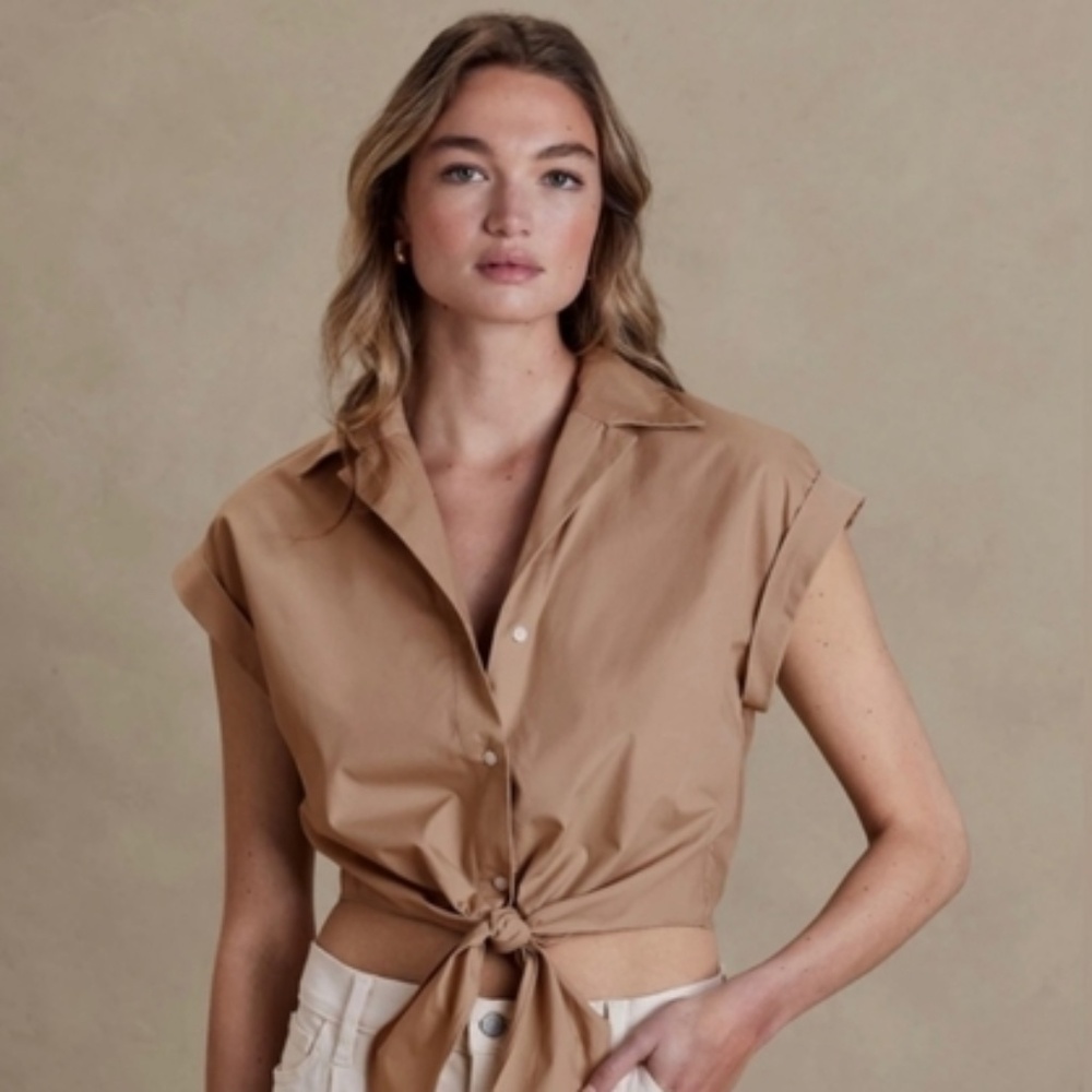 Banana Republic Factory Tan Safari cropped tie waist button down - XS
